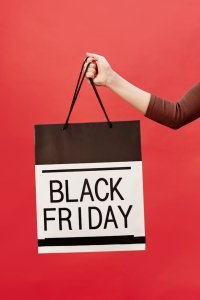 Black Friday en avance : Les grandes enseignes dévoilent leurs promotions exceptionnelles dès le mois d'août